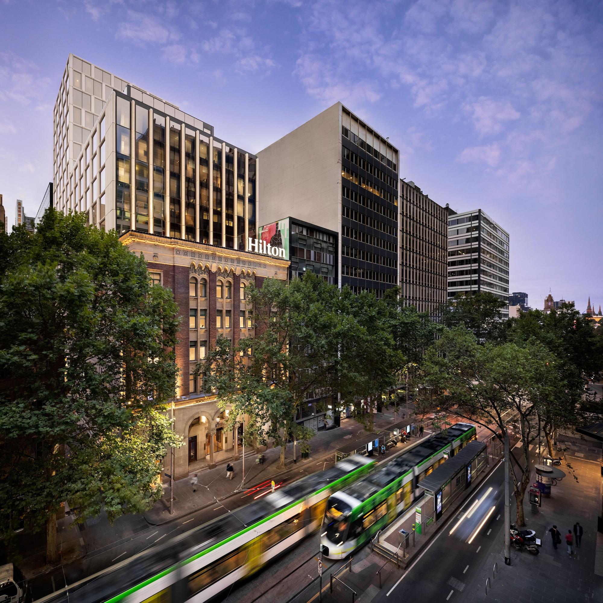 Hilton Melbourne Little Queen Street Exterior photo Hilton Melbourne on Collins