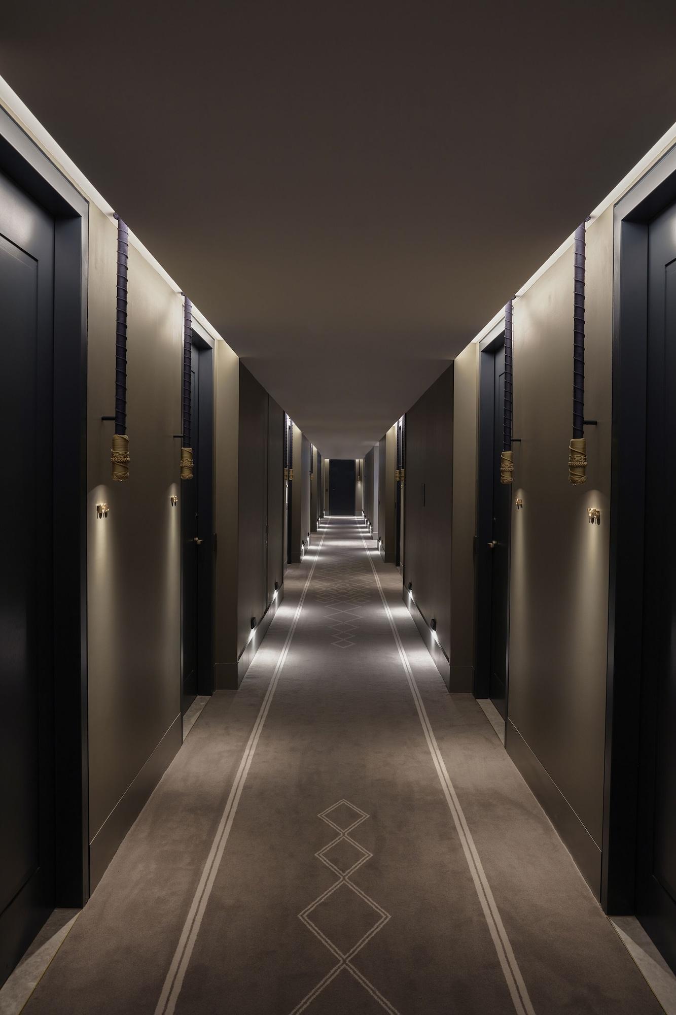 Hilton Melbourne Little Queen Street Exterior photo A corridor at the hotel