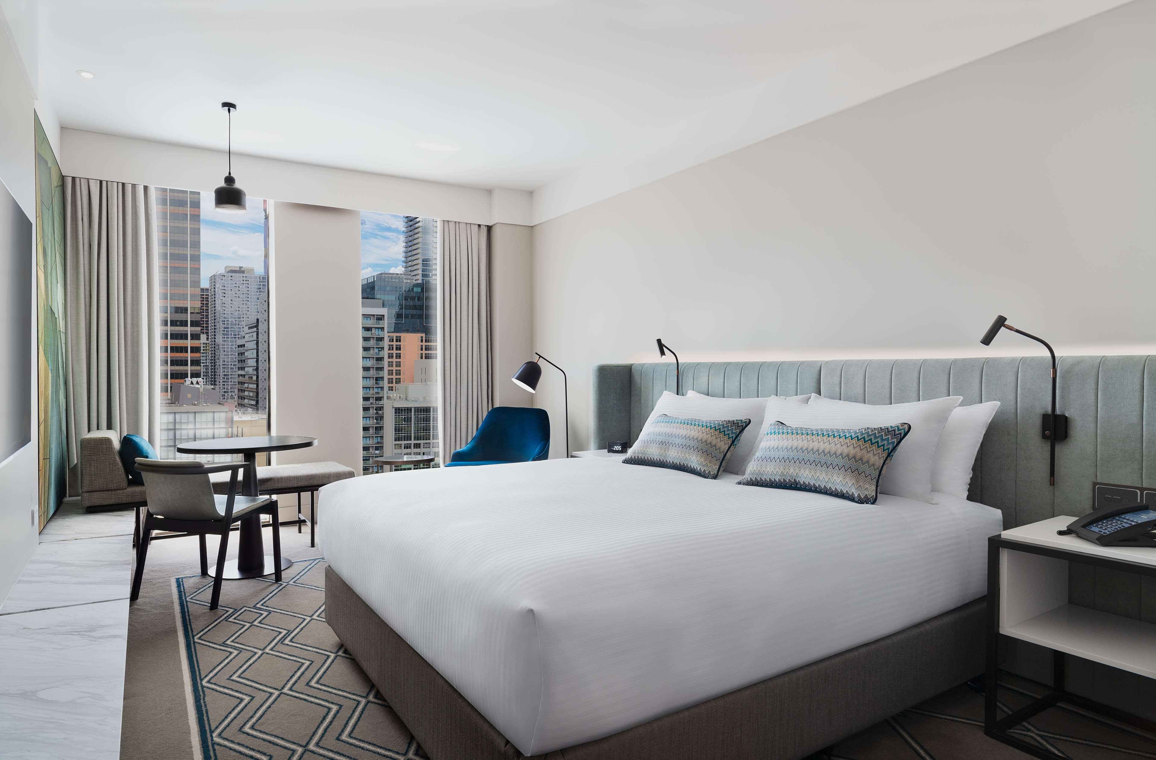 Hilton Melbourne Little Queen Street Exterior photo A guest room at the hotel