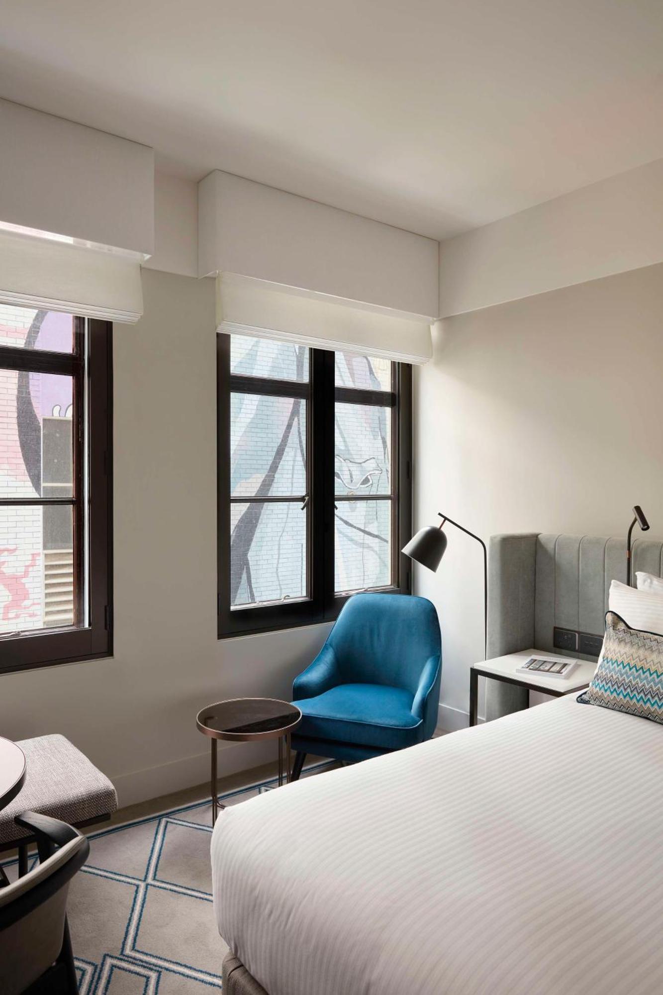Hilton Melbourne Little Queen Street Exterior photo A guest room at the Hotel 57