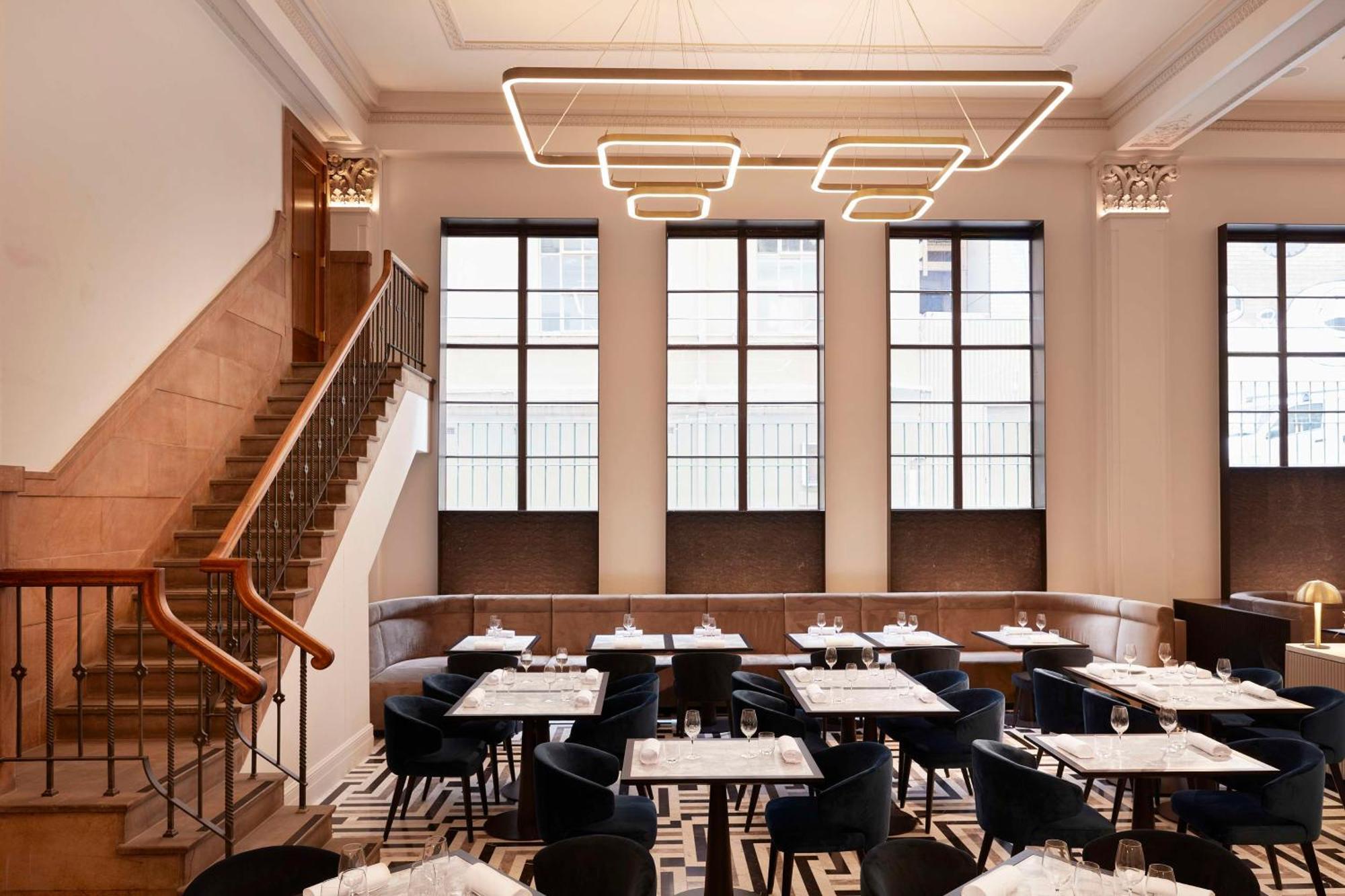 Hilton Melbourne Little Queen Street Exterior photo The interior of the restaurant