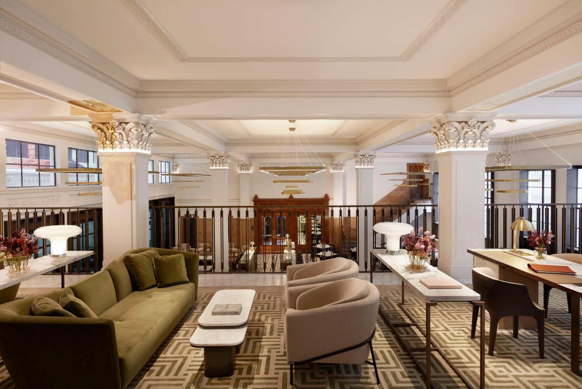 Hilton Melbourne Little Queen Street Exterior photo The Library at The Ivy Collection