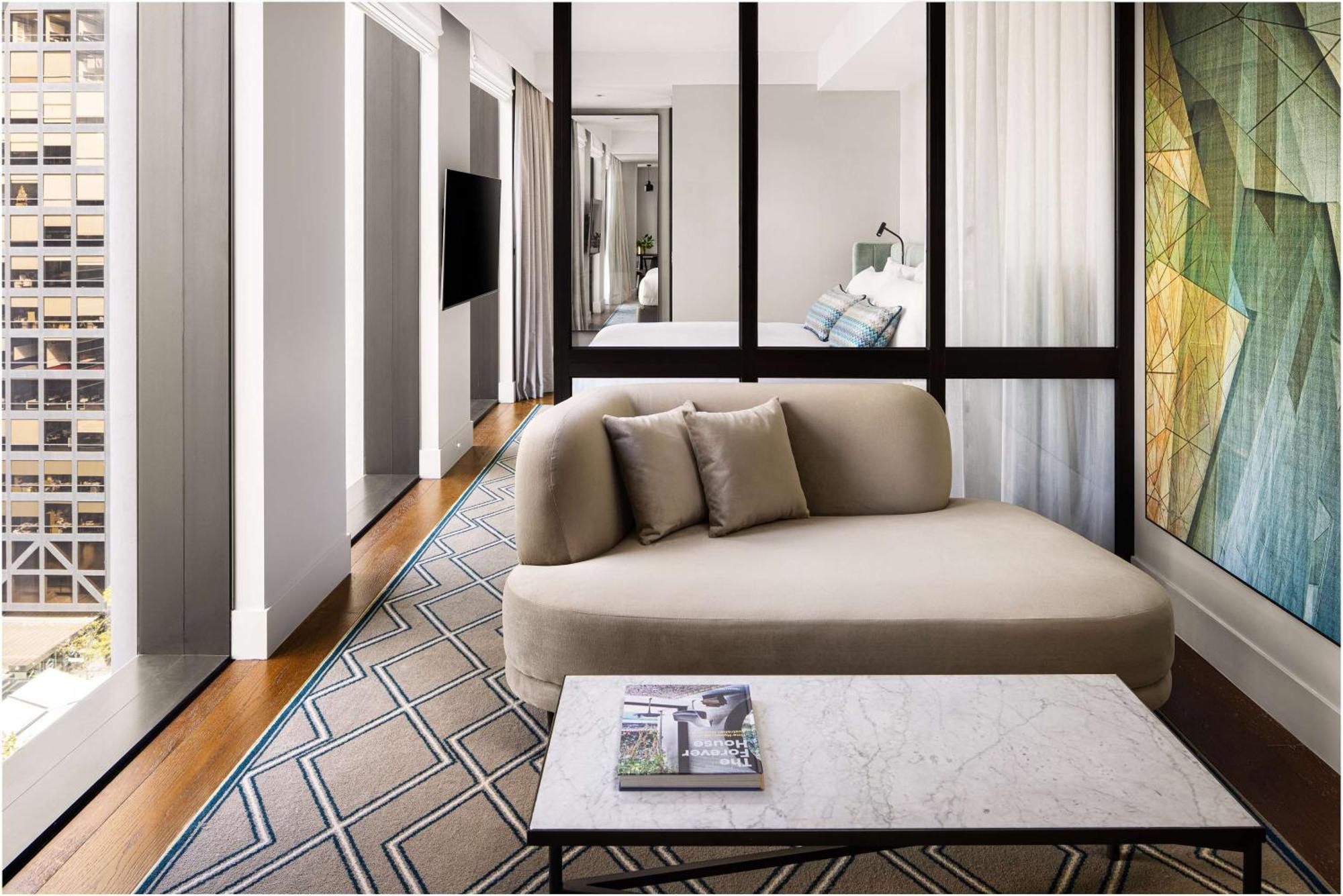 Hilton Melbourne Little Queen Street Exterior photo A suite at the hotel